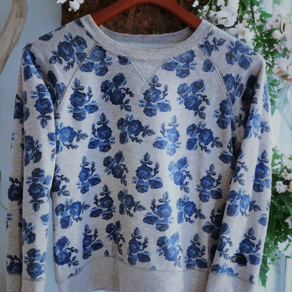 North Face Sweater Blue Flowers, Warm Winter